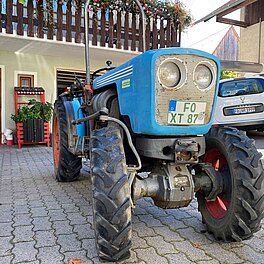 Auf dem Hof, Feld und im Garten umgeschaut  - Traktor