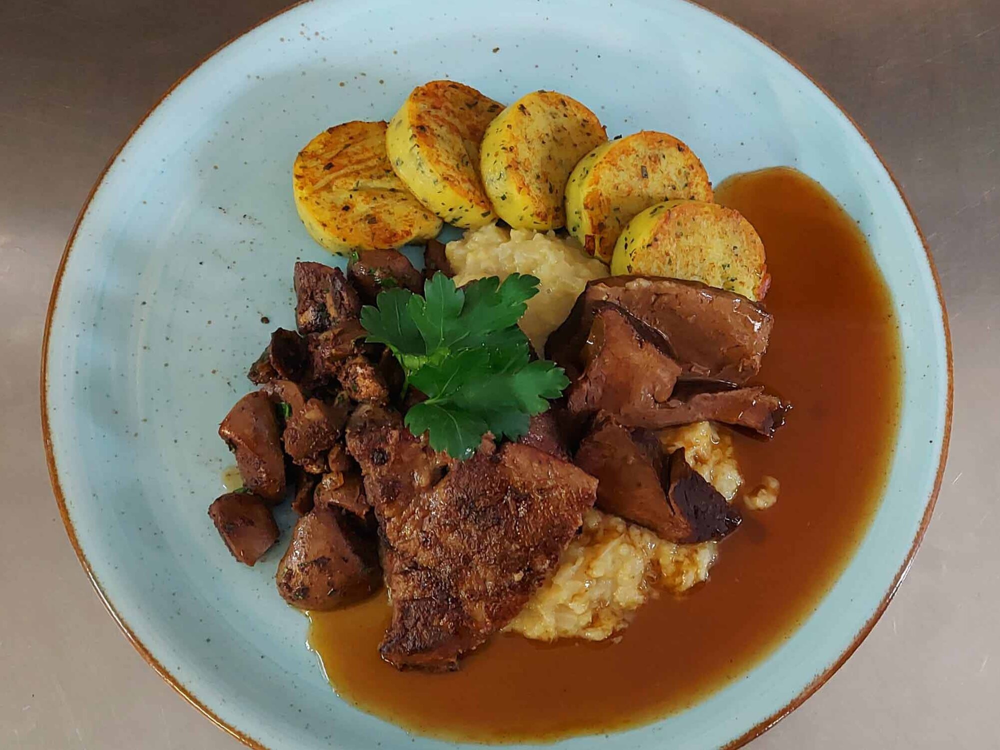 Von herzhaft bis süß – Moderne Küche trifft auf alte Rezepte & hausgemachte Torten