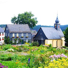 Ludwigsstadt - Schule und Kirche