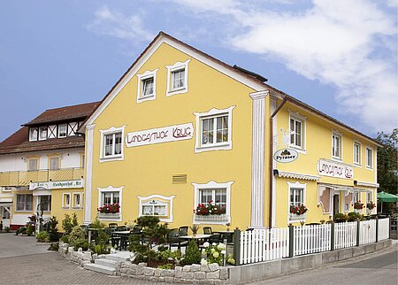 Gelebte Gastfreundschaft: Der Landgasthof Krug in Dechendorf - Aussenansicht
