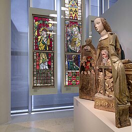 Glanzstücke der Skulpturen - Schreinmadonna aus dem Mittelalter 