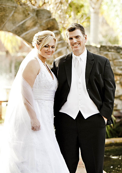 Heiraten in Franken - junges Brautpaar lächelt in die Kamera