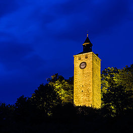 Bad Bernecker Schlossturm bei Nacht