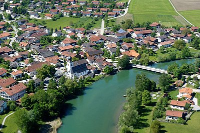 Luftbild von Truchtlaching in der Region Chiemsee
