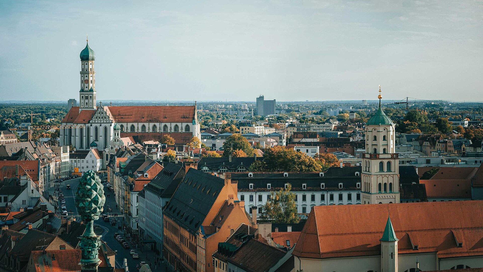 Neustart zwischen Beton und Grün: Bayerns Städte entwickeln sich weiter - Augsburg Stadtpanorama