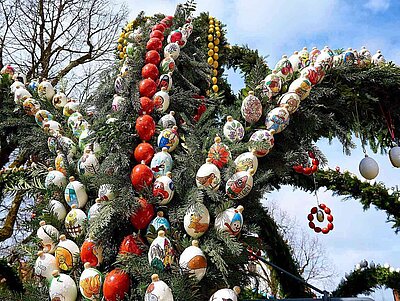 Osterbrunnen in der Fränkischen Schweiz Osterbrunnen in der Fränkischen Schweiz