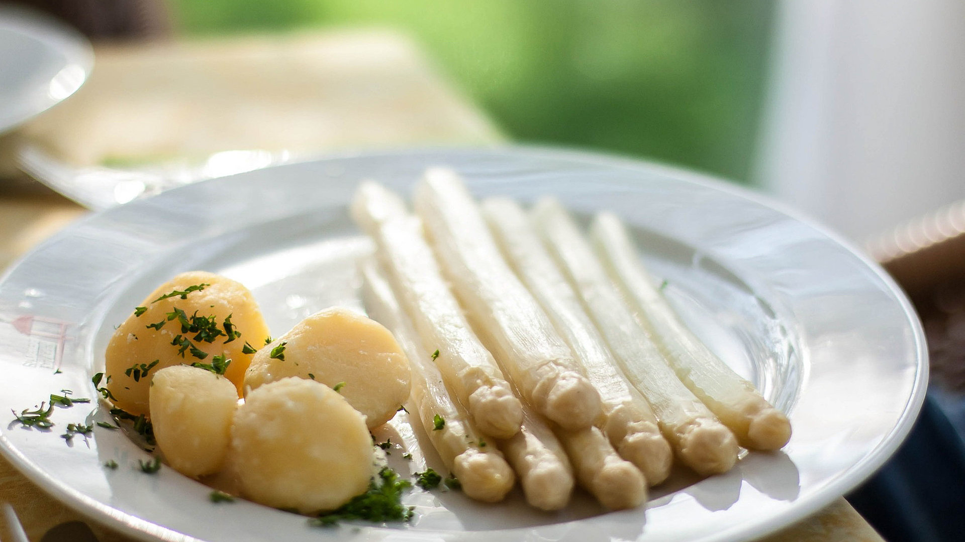Fränkische Küche in Bayreuth - Spargel mit Kartoffeln