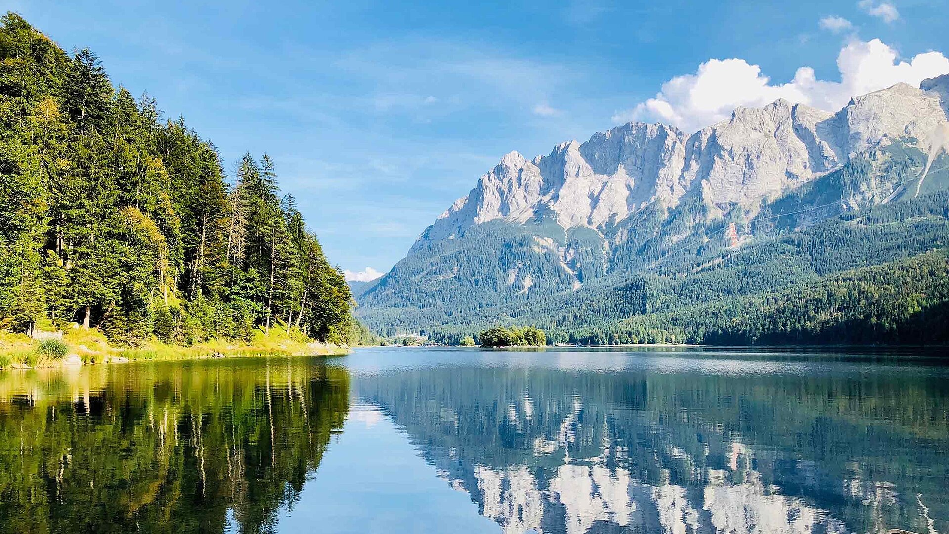 Unterhaltung für jeden Geschmack - Eibsee mit Bergpanorama