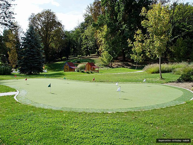 Minigolfanlage im Kurpark Minigolfanlage im Kurpark