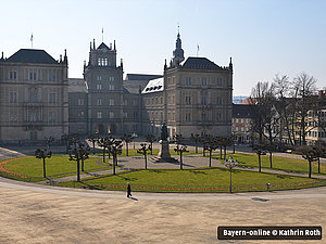 Schlossplatz mit Ehrenburg