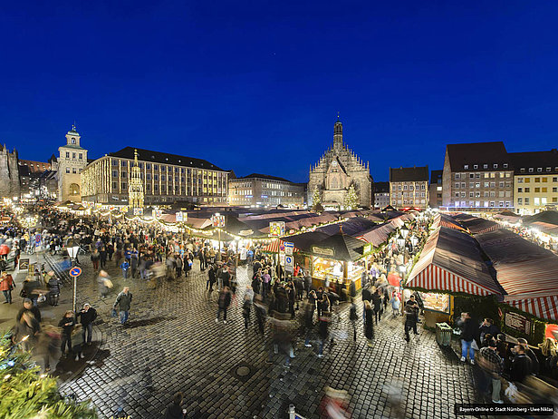 Der Christkindlesmarkt in Nürnberg lockt jedes Jahr zahlreiche Besucher aus aller Welt in die fränkische Metropole.