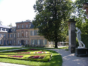 Schloss Fantaisie in Eckersdorf - mit Gartenkunst-Museum ..
