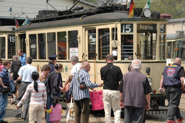 Das Historische Straßenbahn-Depot St. Peter präsentiert die wichtigsten und schönsten historischen Straßenbahnfahrzeuge seit 1881, eine Technikschau, Dokumente, Fotos und verschiedene Modellanlagen.