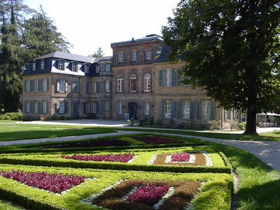 Schloss Fantaisie mit Gartenmuseum.