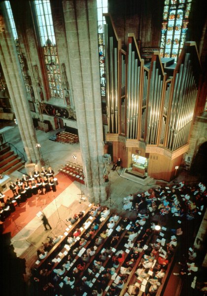 Die Internationale Orgelwoche Nürnberg - Musica Sacra (ION) hat sich als größtes und ältestes Festival für Geistliche Musik einen Spitzenplatz erobert ..