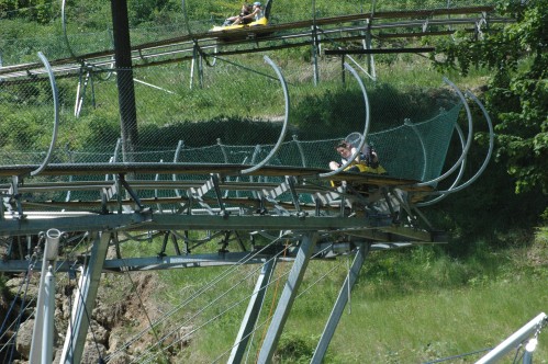 Die Rodelbahn Frankenbob bei Pottenstein in der Fränkischen Schweiz. Die Rodelbahn Frankenbob bei Pottenstein in der Fränkischen Schweiz.